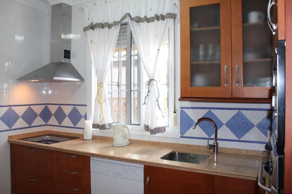 Casa 4 Dormitorios En Ayamonte Eksteriør bilde
